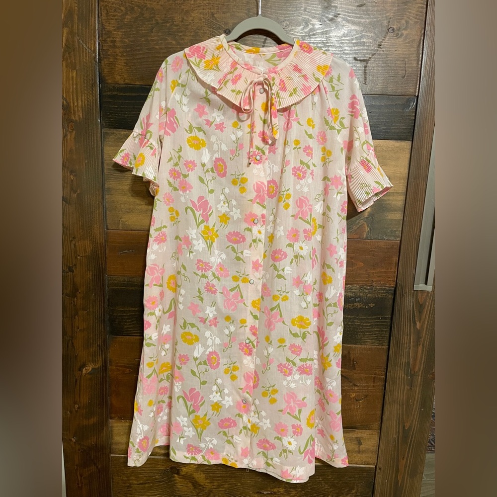 Vintage Smart Time Floral Pink and Yellow Nightgown House Dress